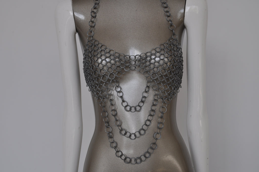 Metal mesh Bra with drop chains, very sexy. Original from the 70s – Vintage  Le Monde