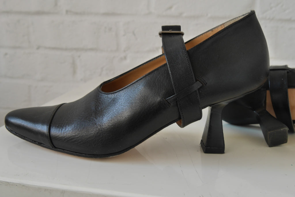 Ann Demeulemeester pumps with buckled strap 38 1980s  Antwerp 6 Avant-garde