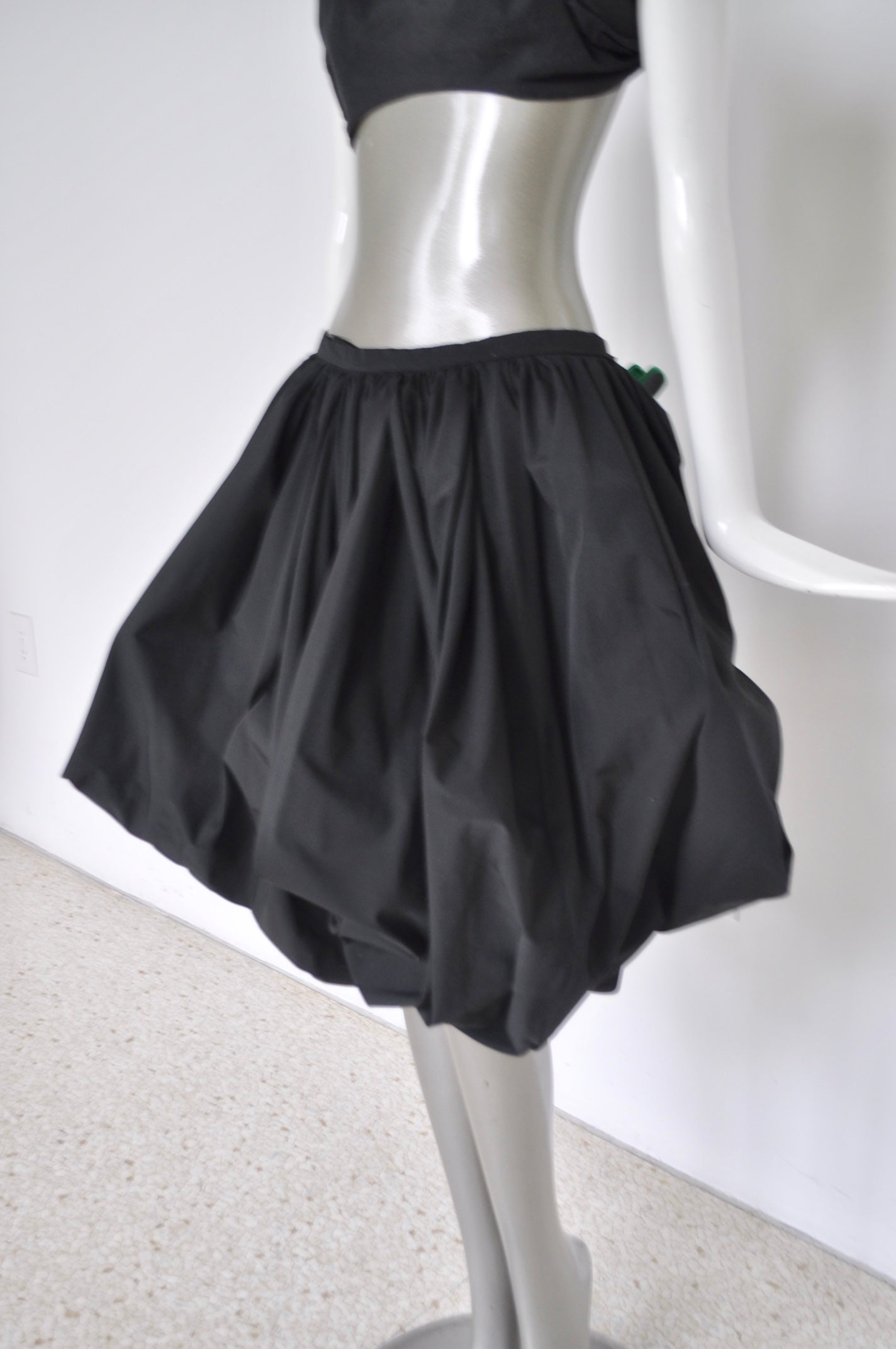 Azzedine Alaia avant-garde balloon skirt – Vintage Le Monde