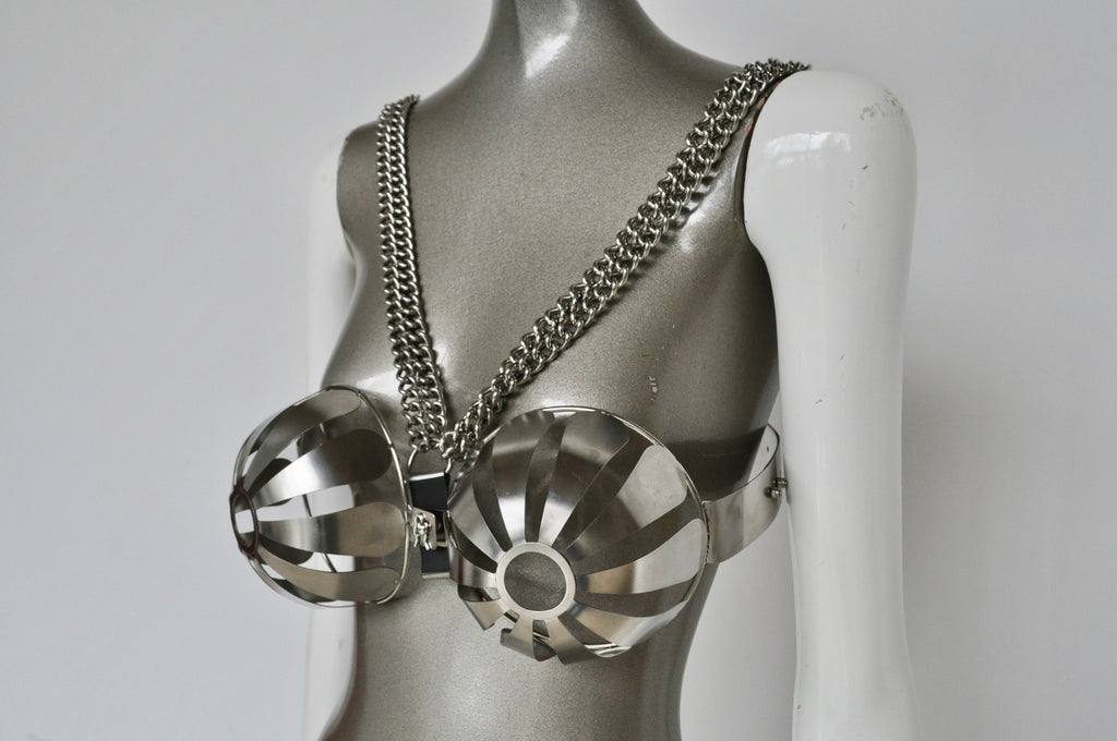 Metal Bra from the 80s Fetish avant garde fashion – Vintage Le Monde